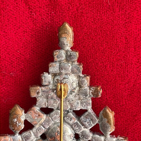 Vintage handmade Czech Christmas tree brooch. - Picture 7 of 16